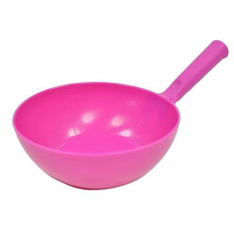 Harold Moore Plastic Round Feed Scoop - Country Ways