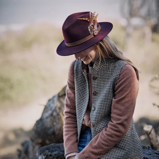 Hicks & Brown Suffolk Fedora Hat (Gamebird Feather)