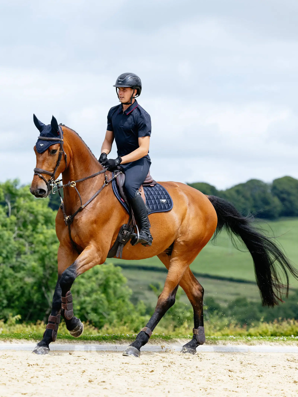 LeMieux Loire Classic Close Contact Square