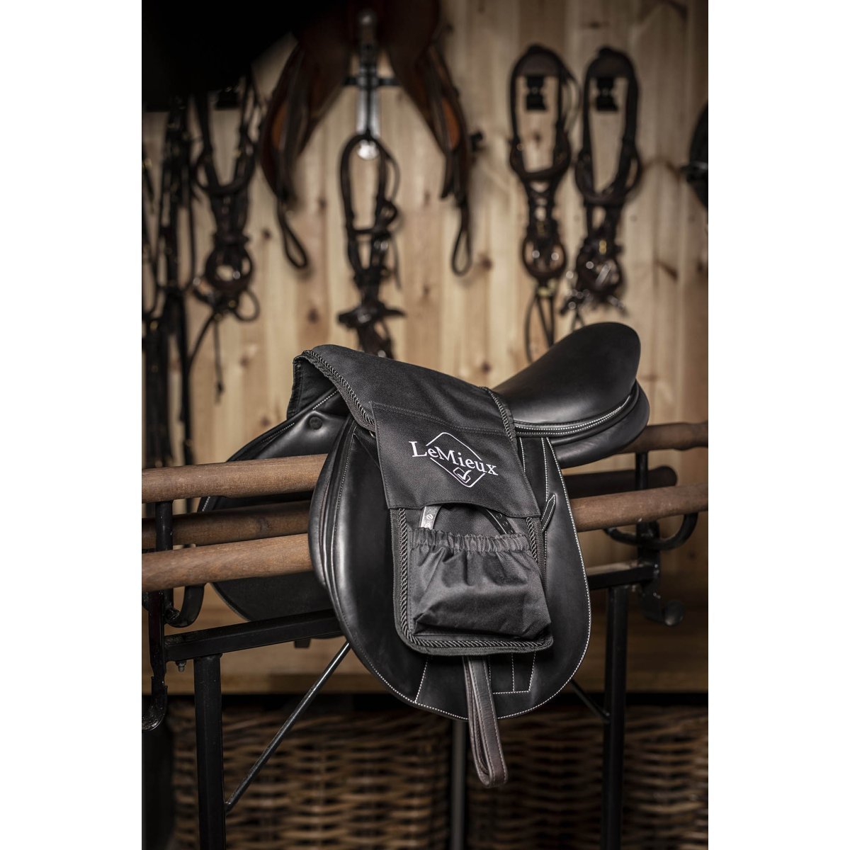 LeMieux Vector Stirrup Cover Black - Country Ways